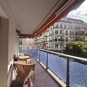 Property in Carre d'Or