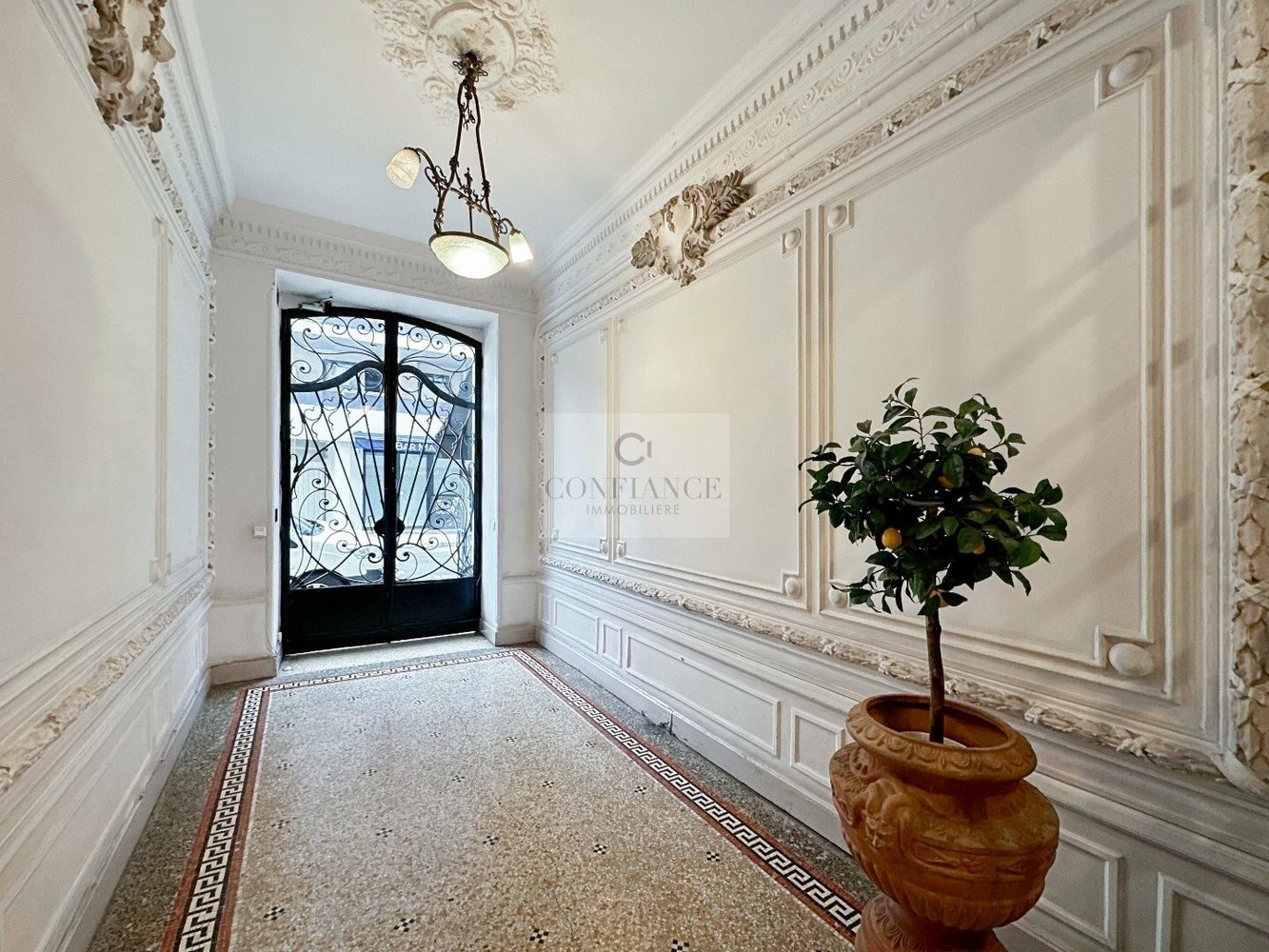 Property photo in Carre d'Or