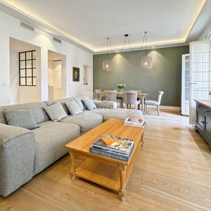 Property in Carre d'Or