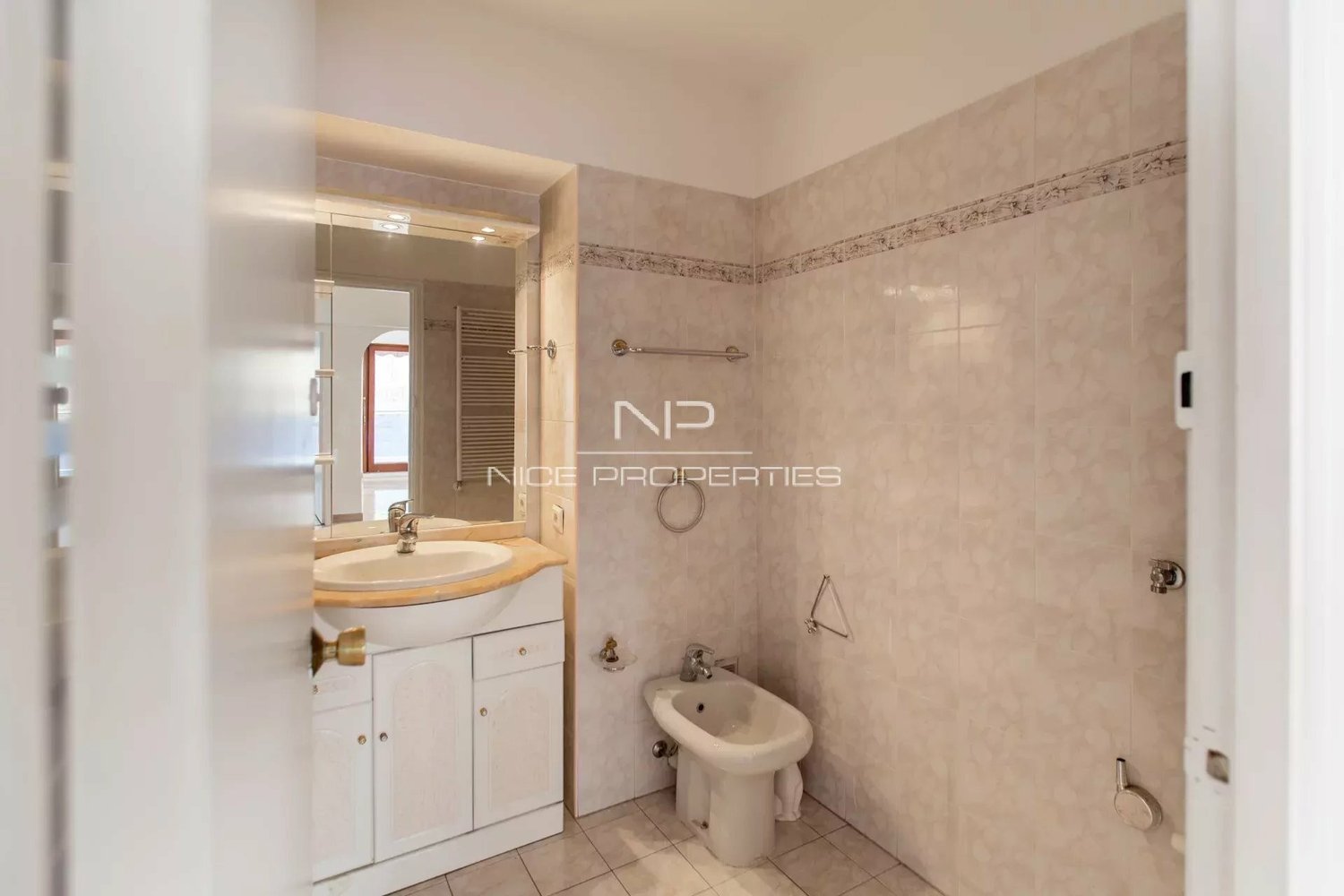 Property photo in Carre d'Or