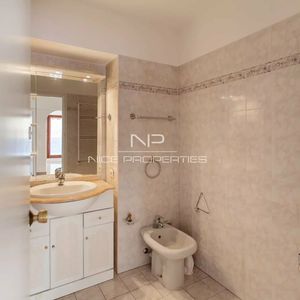 Property in Carre d'Or