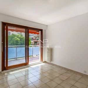 Property in Carre d'Or