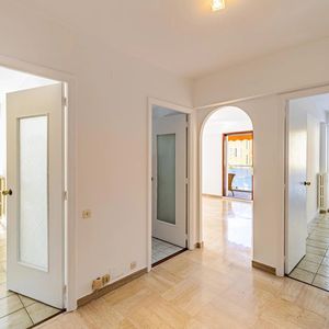 Property in Carre d'Or