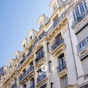 Property in Carre d'Or