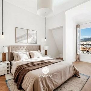 Property in Carre d'Or