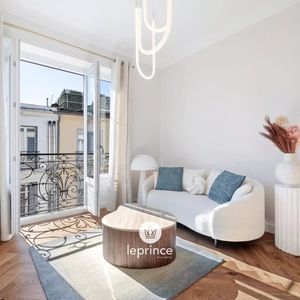 Property in Carre d'Or