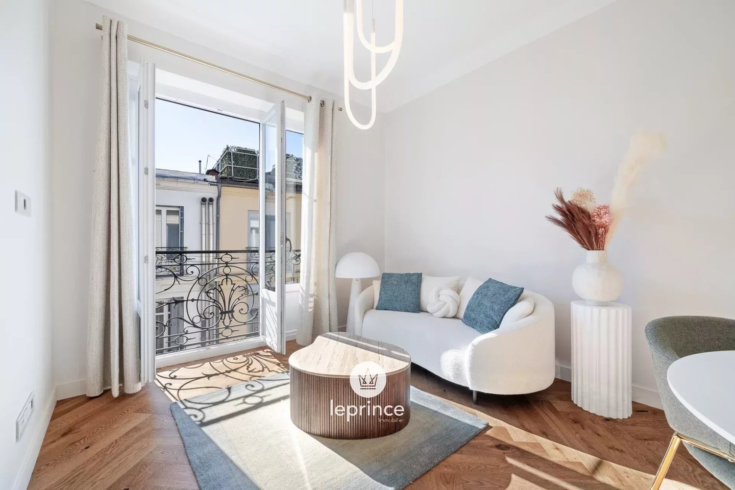 Property photo in Carre d'Or