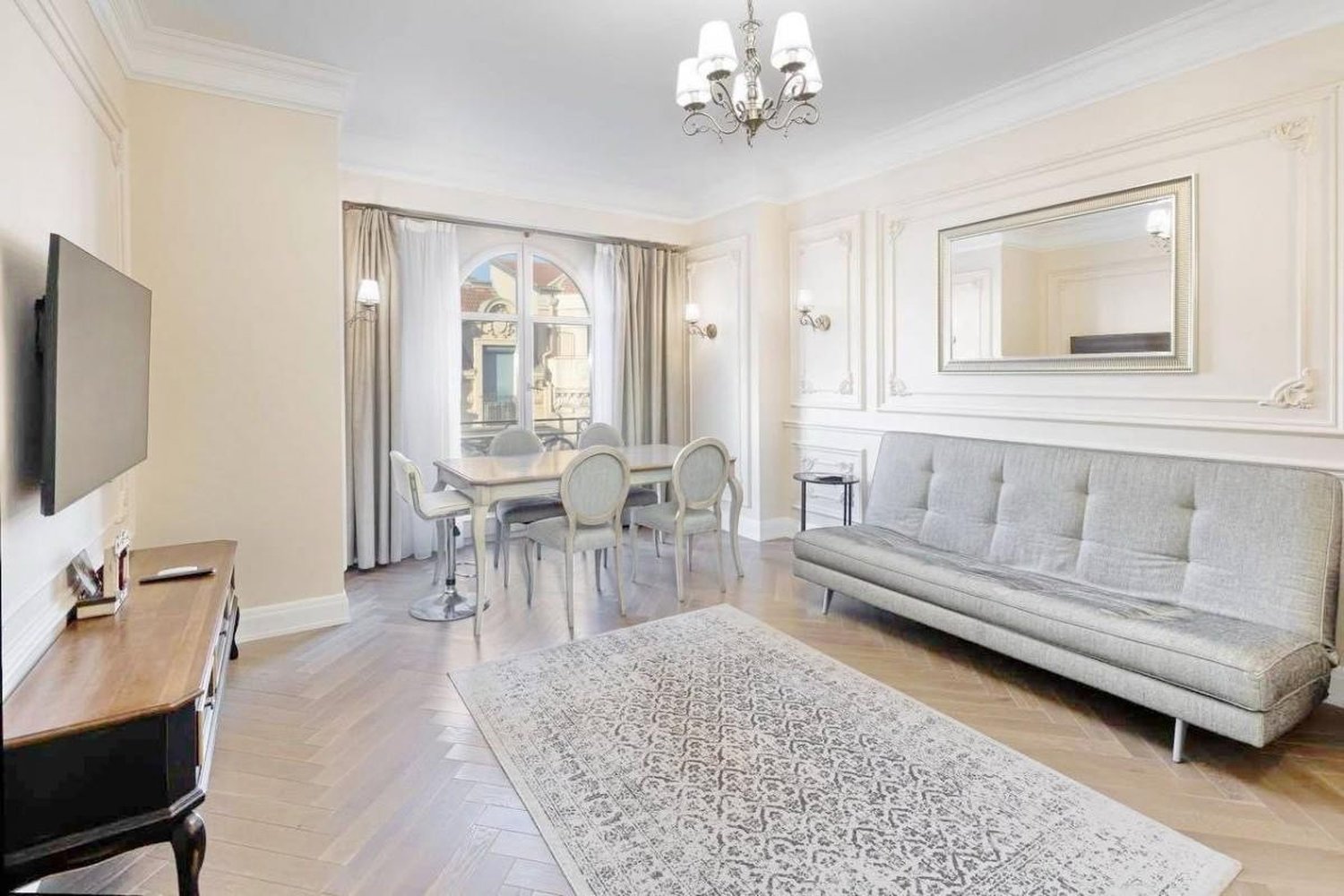 Property photo in Carre d'Or