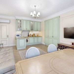 Property in Carre d'Or