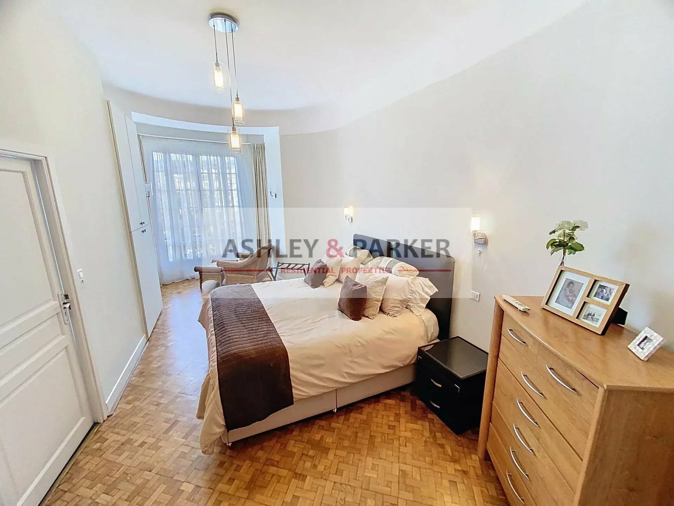 Property photo in Carre d'Or