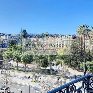 Property in Carre d'Or