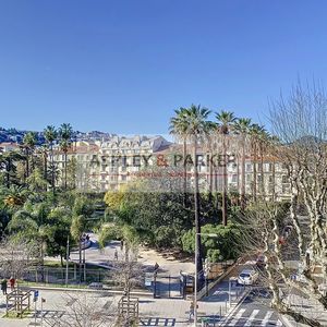 Property in Carre d'Or