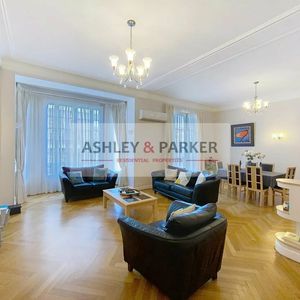 Property in Carre d'Or