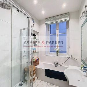 Property in Carre d'Or