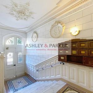 Property in Carre d'Or