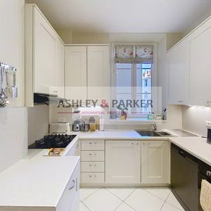 Property in Carre d'Or