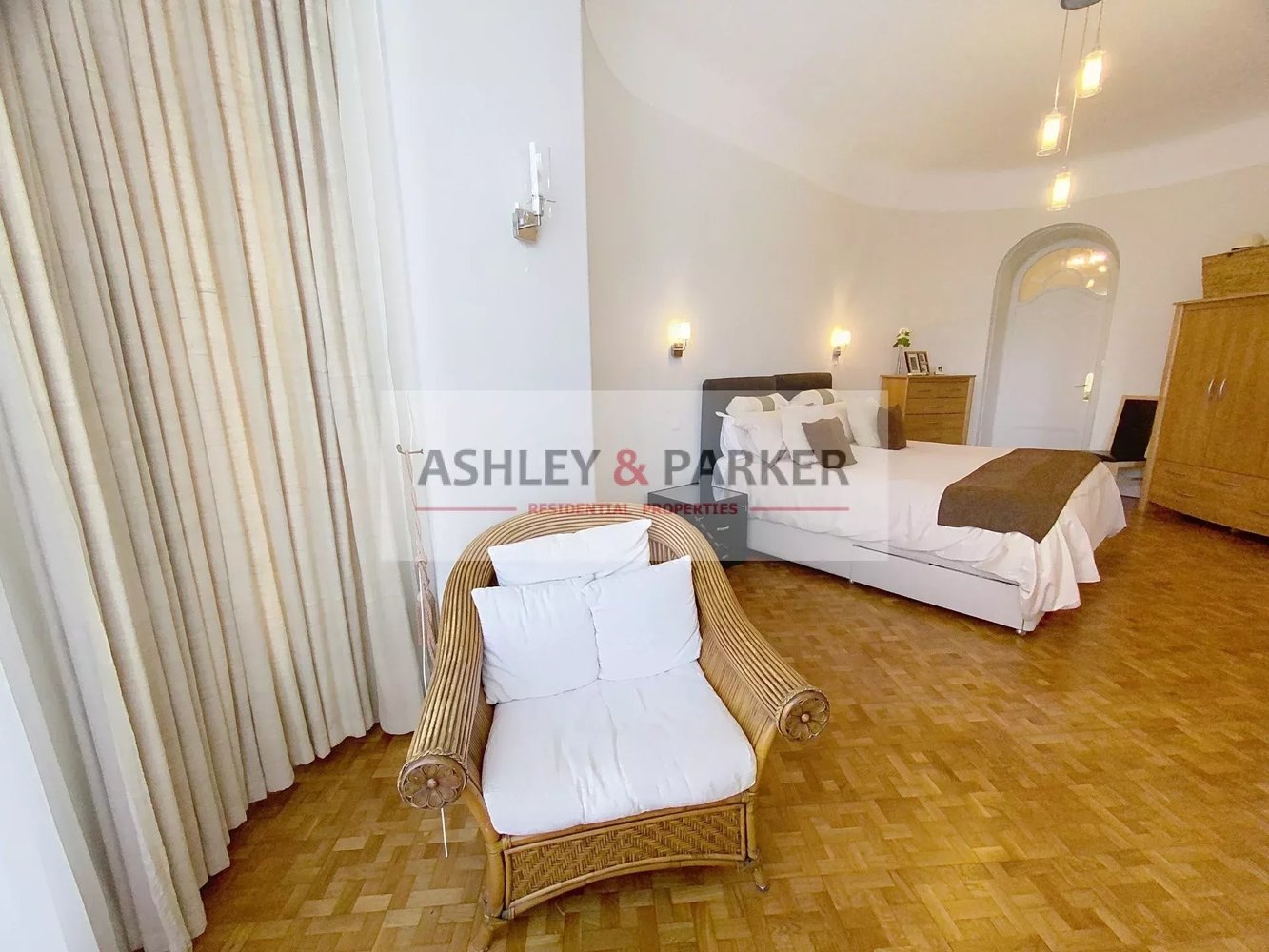 Property photo in Carre d'Or