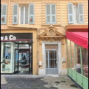 Property in Carre d'Or