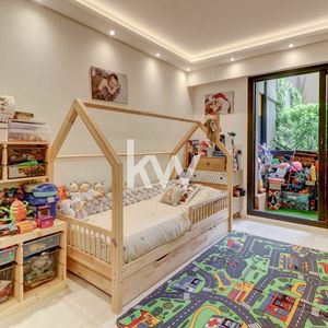 Property in Carre d'Or