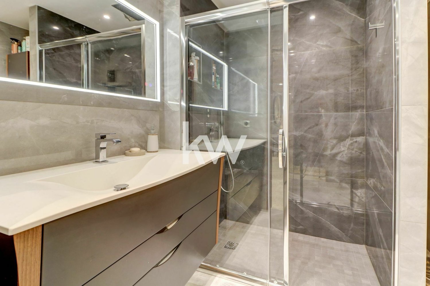 Property photo in Carre d'Or