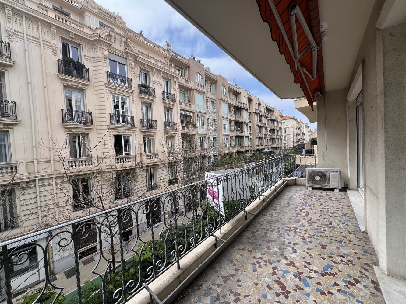 Property photo in Carre d'Or