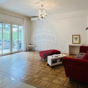 Property in Carre d'Or