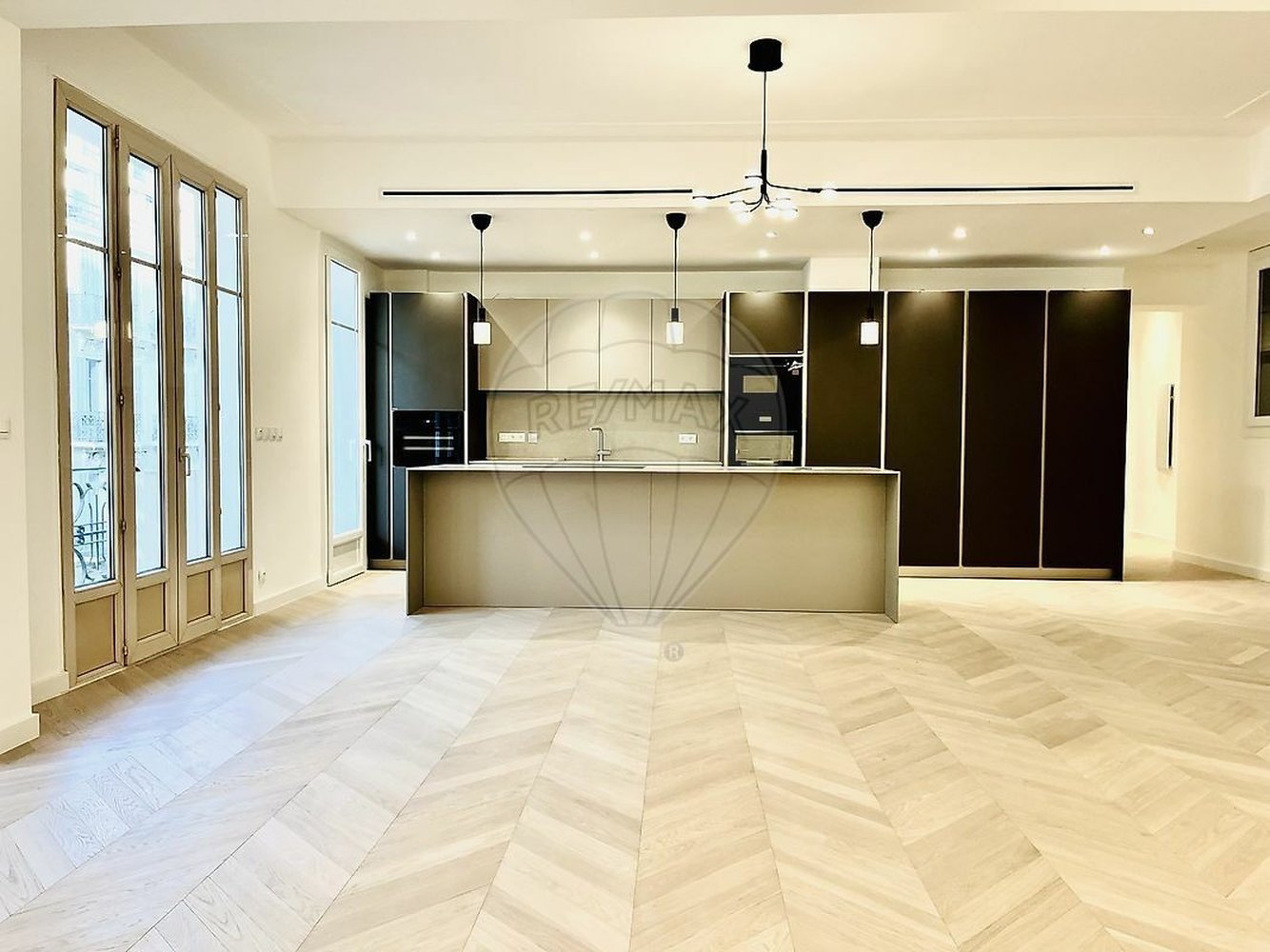 Property photo in Carre d'Or