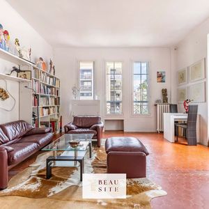 Property in Carre d'Or