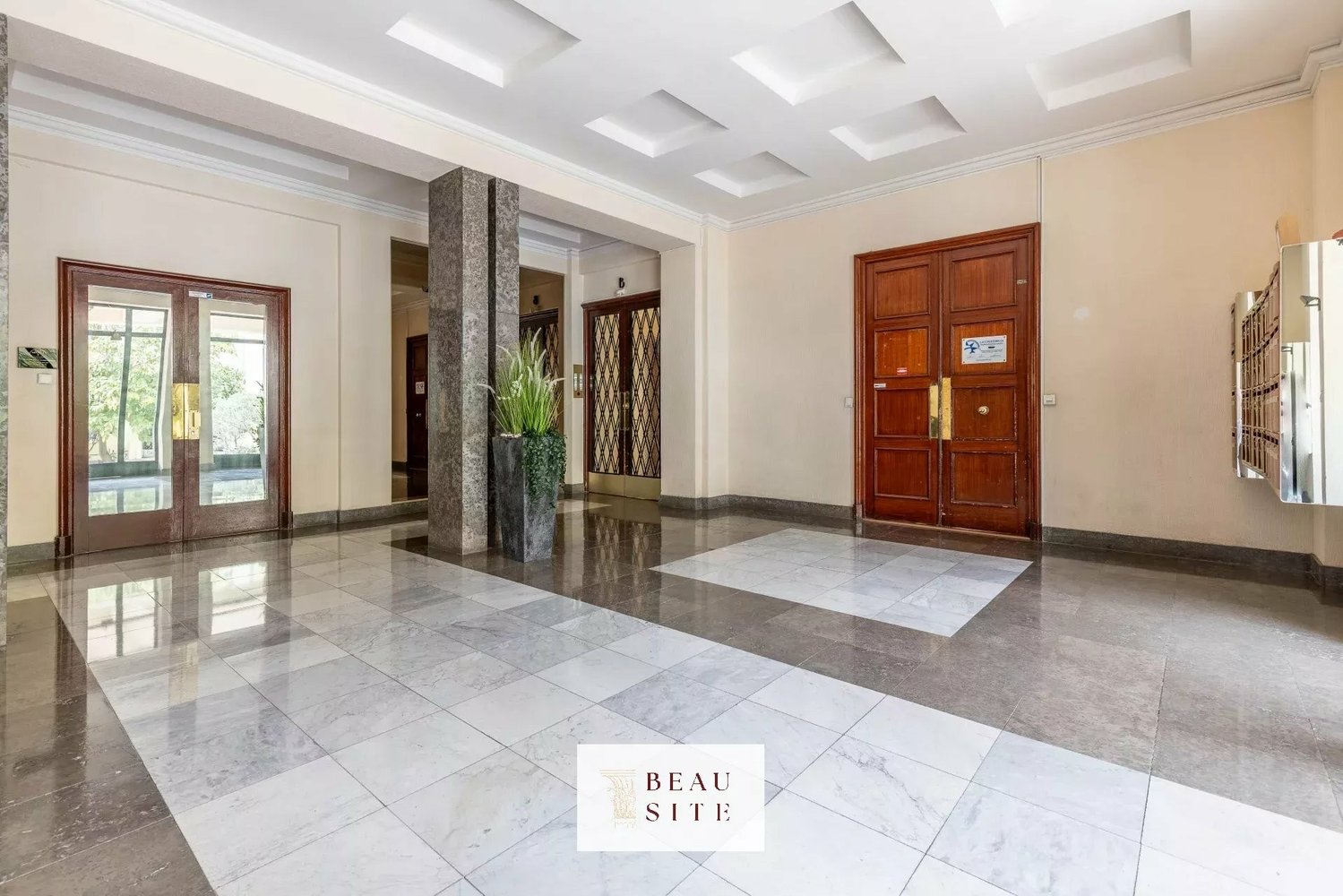 Property photo in Carre d'Or