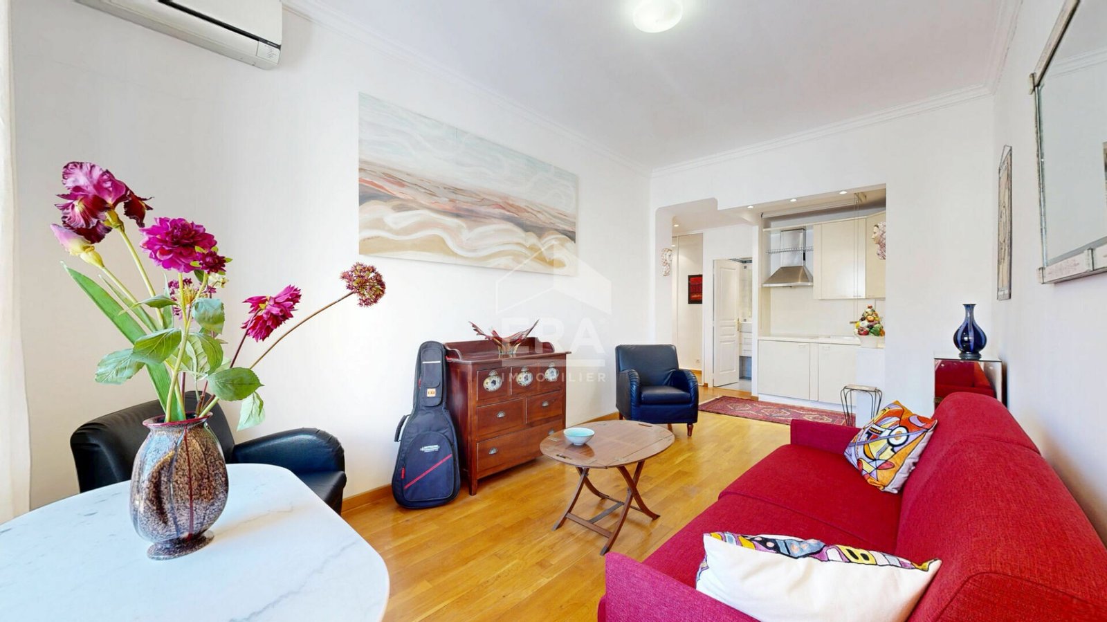 Property photo in Carre d'Or