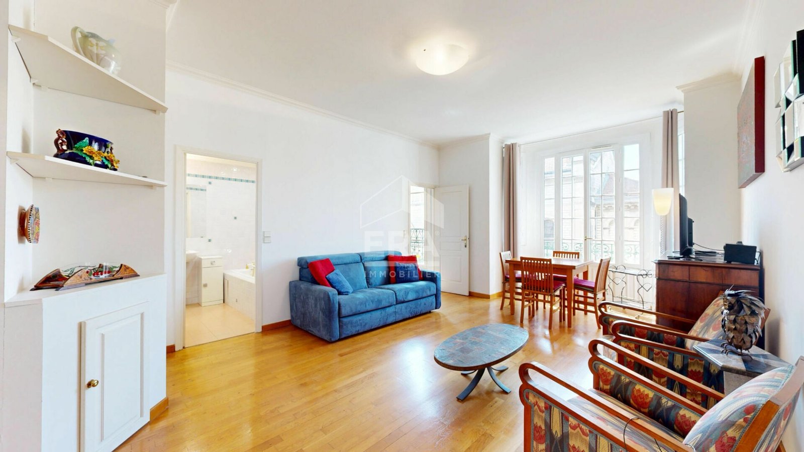 Property photo in Carre d'Or