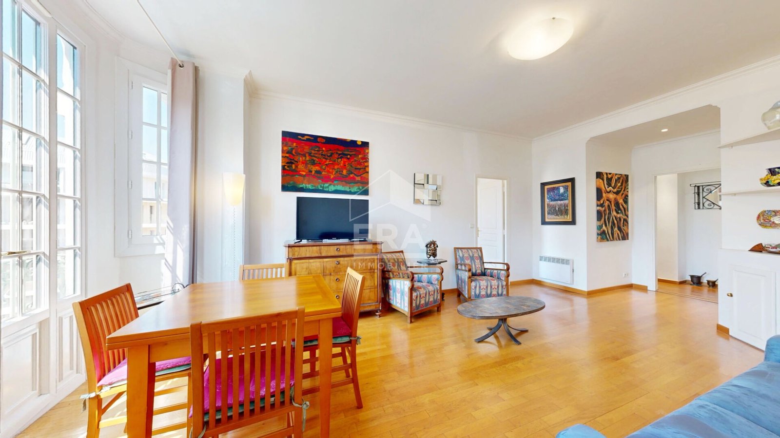 Property photo in Carre d'Or