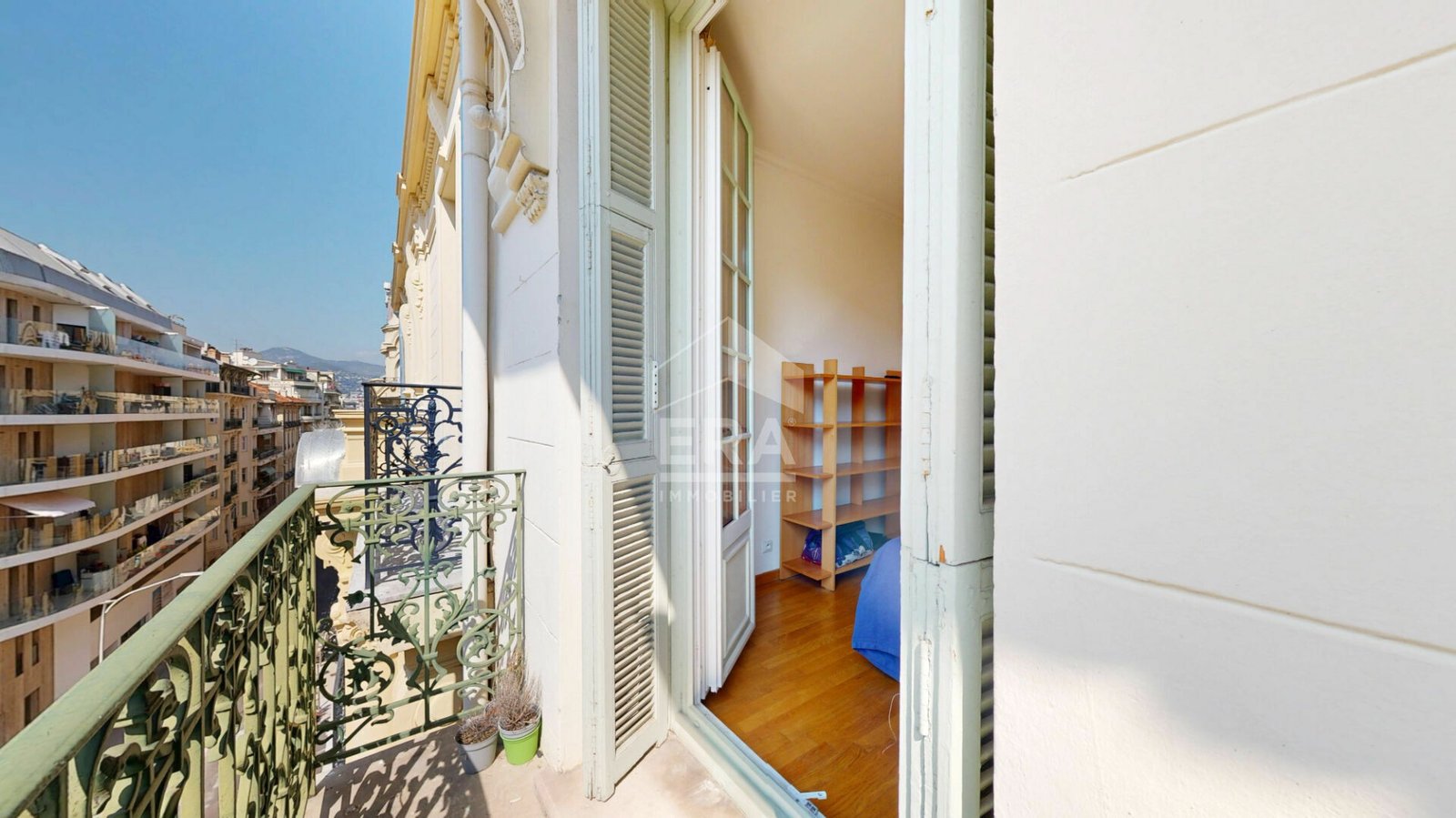 Property photo in Carre d'Or