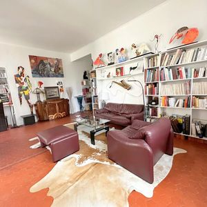 Property in Carre d'Or