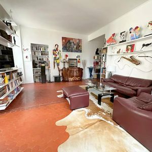 Property in Carre d'Or