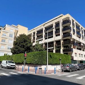 Property in Carre d'Or