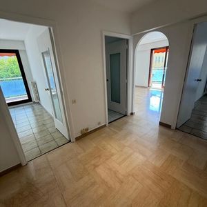 Property in Carre d'Or