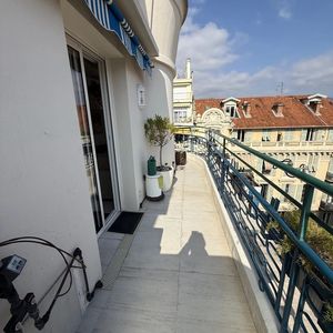 Property in Carre d'Or