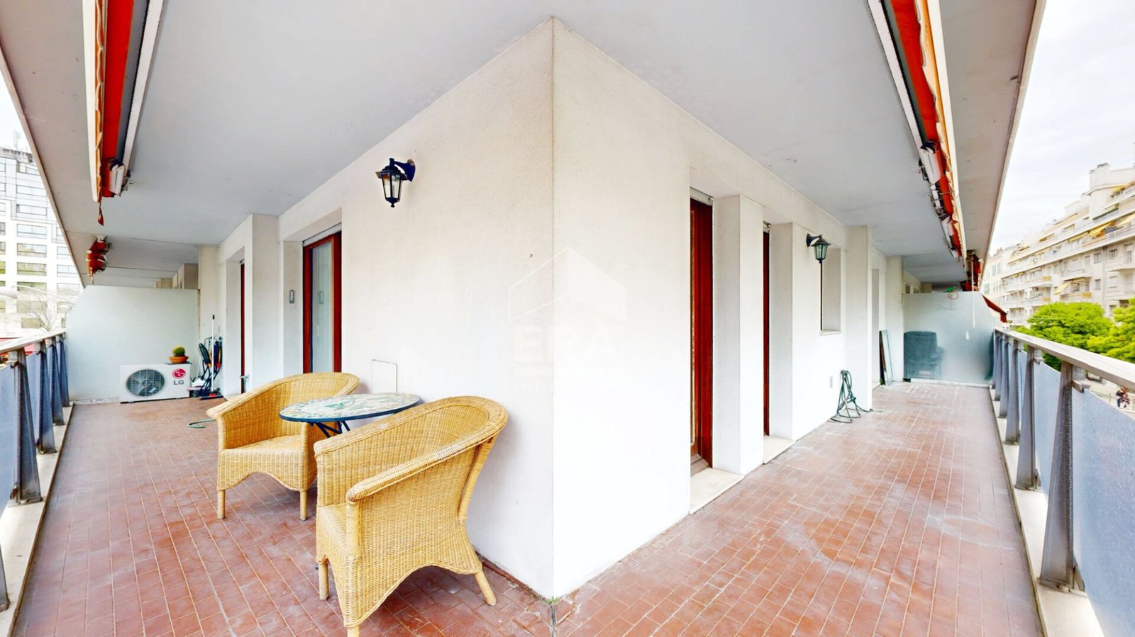 Property photo in Carre d'Or