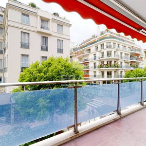 Property in Carre d'Or