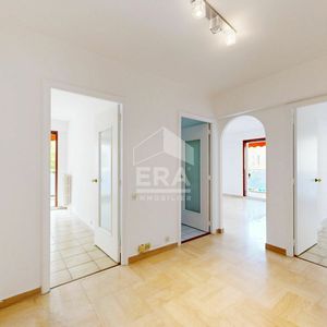 Property in Carre d'Or