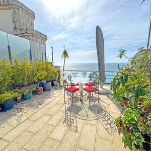 Property in Carre d'Or