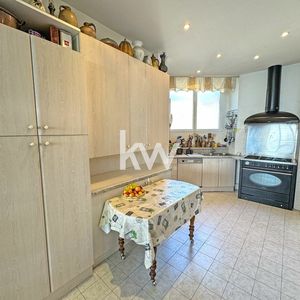 Property in Carre d'Or