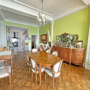 Property in Carre d'Or