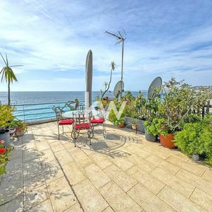 Property in Carre d'Or