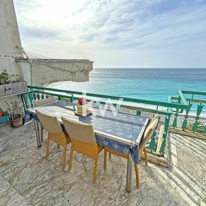 Property in Carre d'Or