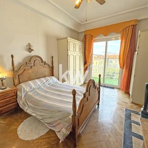 Property in Carre d'Or