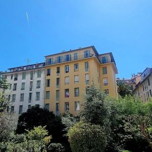 Property in Carre d'Or