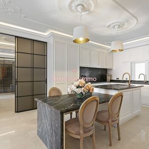 Property in Carre d'Or