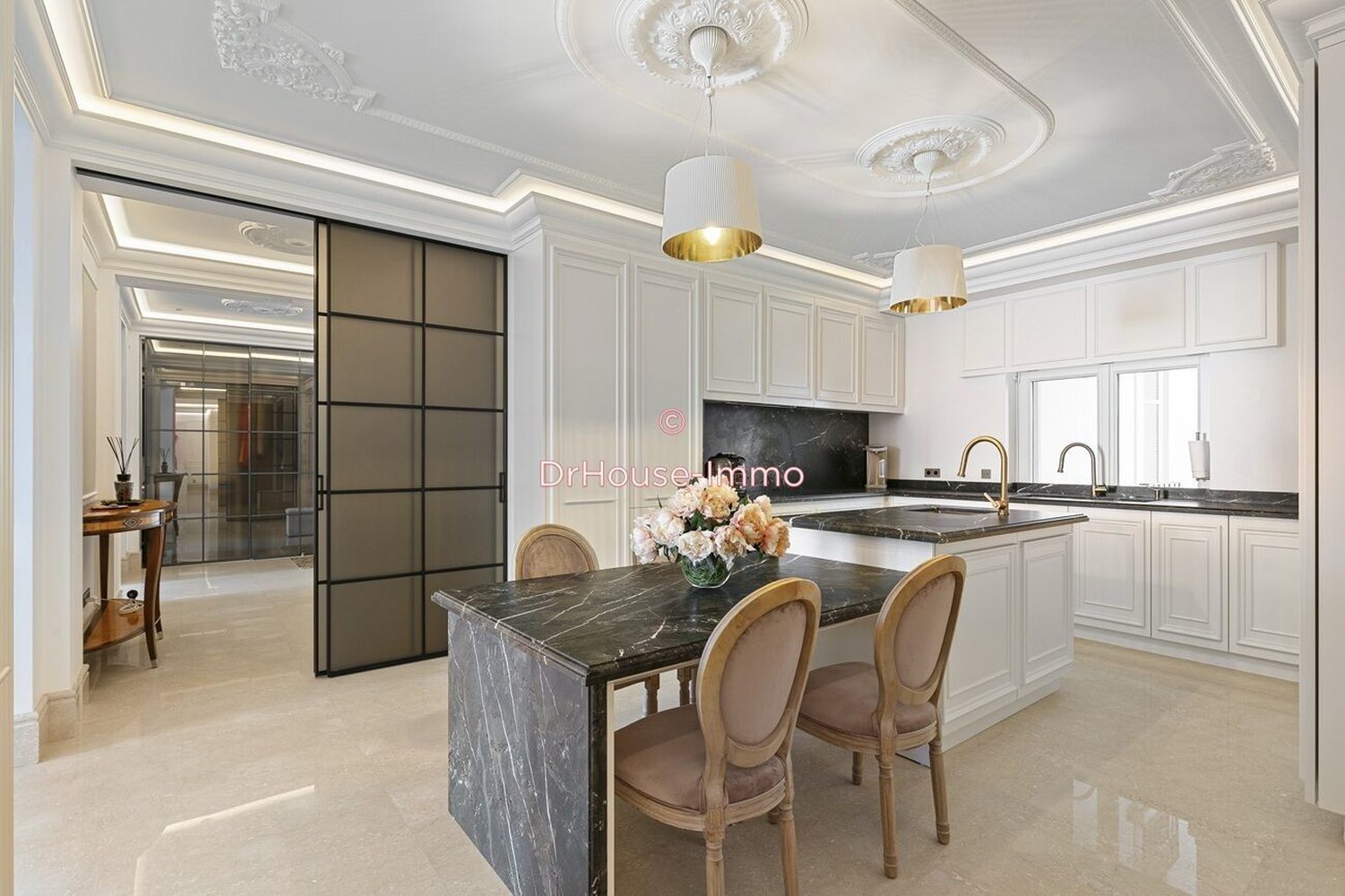 Property photo in Carre d'Or